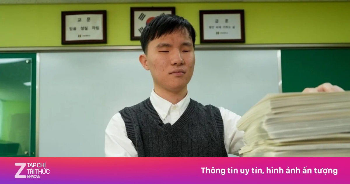 Kiệt sức với kỳ thi đại học kéo dài 12 tiếng tại Hàn Quốc