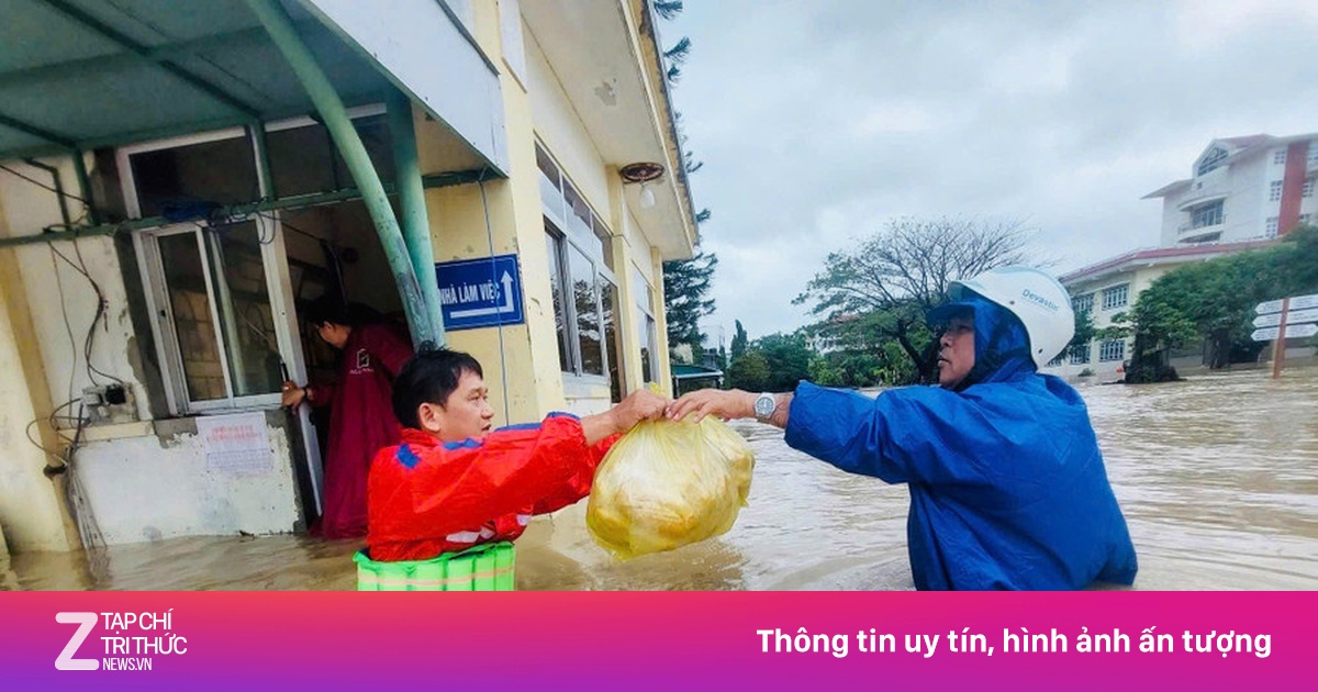 Loạt đại học ở TP.HCM hỗ trợ sinh viên miền Trung sau trận lũ lịch sử