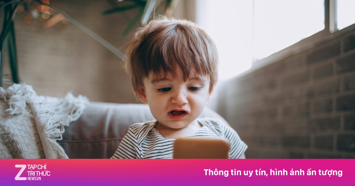 Trẻ mẫu giáo không nói nổi một câu vì dùng điện thoại quá sớm