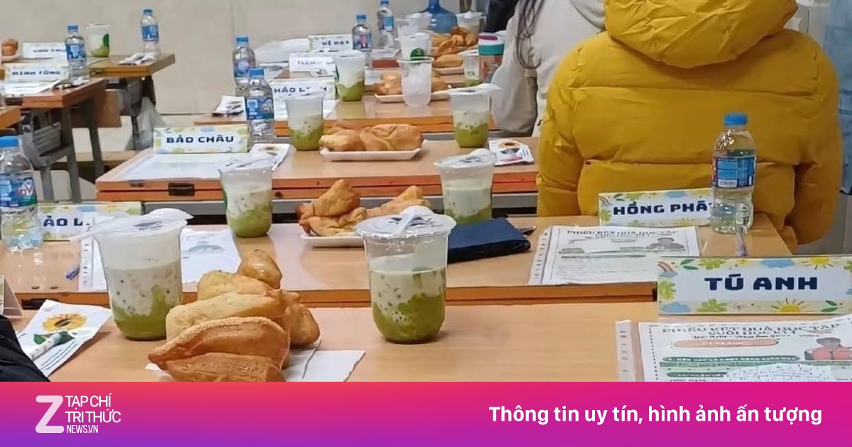 Giáo viên bị chê bày bẽ khi chuẩn bị chè, bánh trên bàn họp phụ huynh