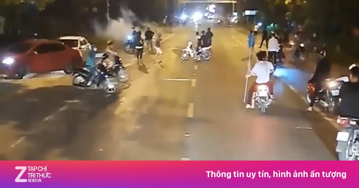 Nhóm thanh niên hỗn chiến ở Hà Nội