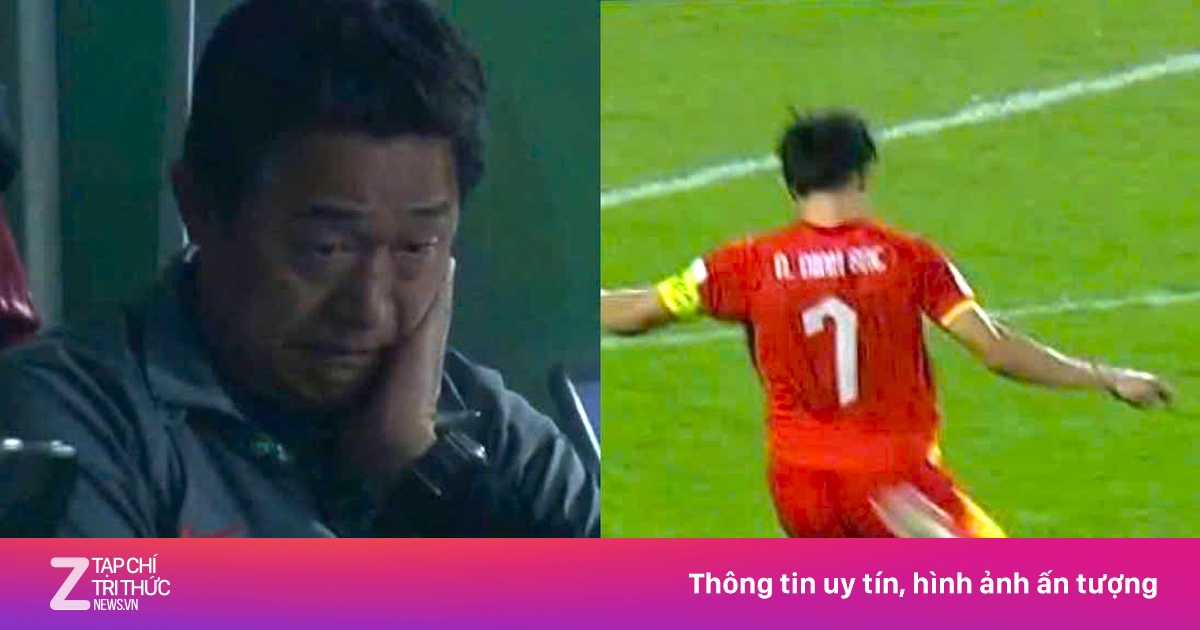 Biểu cảm của HLV U23 Hàn Quốc trước khi Đình Bắc sút phạt