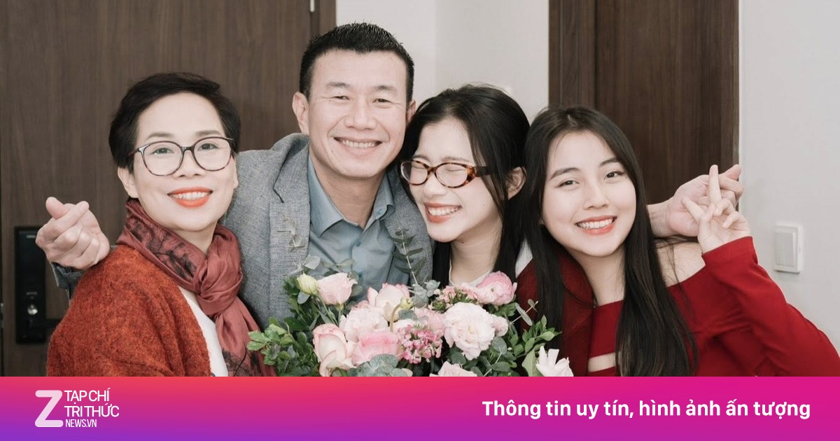 Thấy gì khi gia đình TikToker sụp đổ hình tượng sau vụ 'đòi tai nghe'?