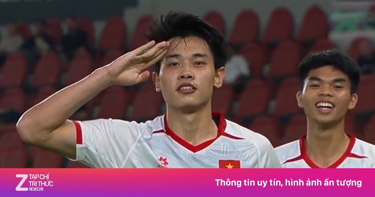 Phản ứng của Đình Bắc khi được AFC vinh danh