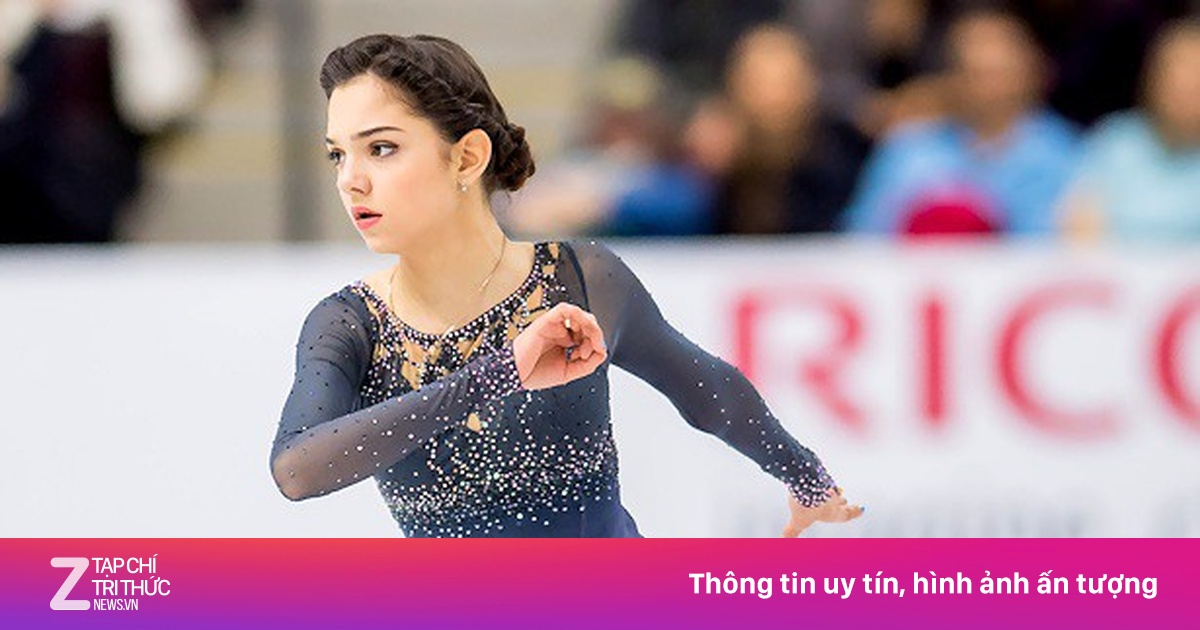 'Nữ thần trượt băng Nga' đính hôn vũ công kém tuổi sau 5 tháng hẹn hò