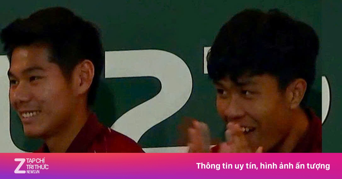 Biểu cảm của Lý Đức, Hiểu Minh khi U23 Việt Nam ghi bàn