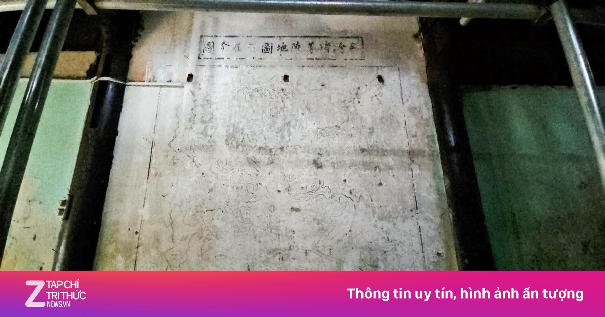 Bí ẩn bức họa cổ ẩn trong lớp sơn cũ trên tường Kinh thành Huế