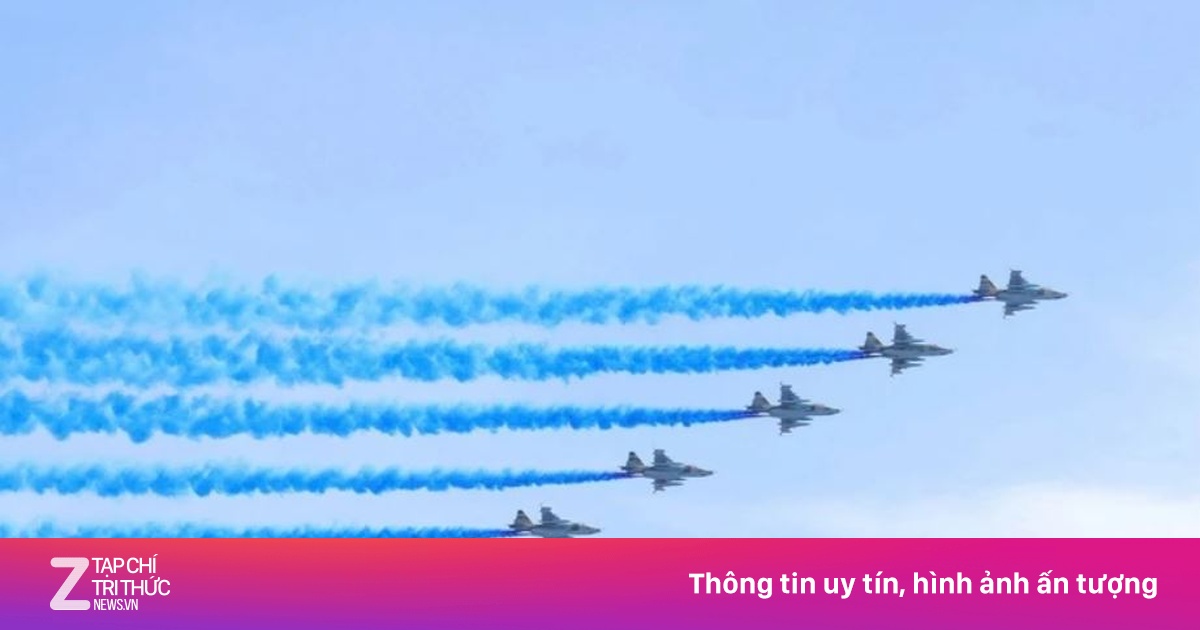 Tổng Bí thư dự duyệt binh Kỷ niệm Chiến thắng phát xít tại Kazakhstan