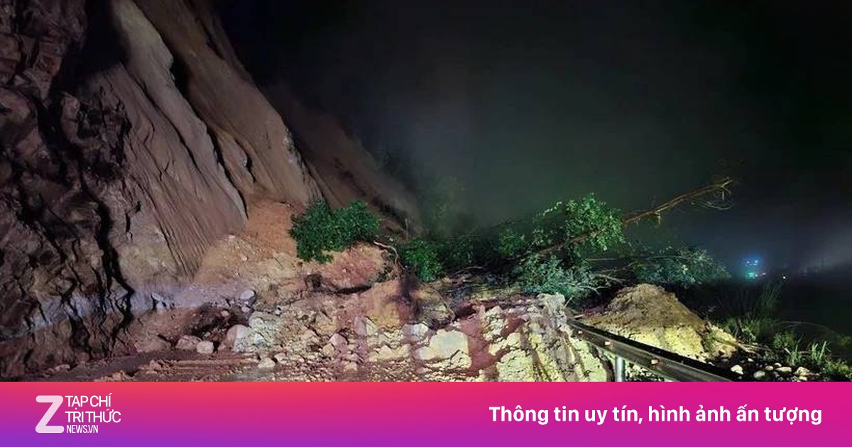 Quốc lộ 4D nối Lai Châu và Sa Pa tiếp tục bị sạt lở, gây tắc đường