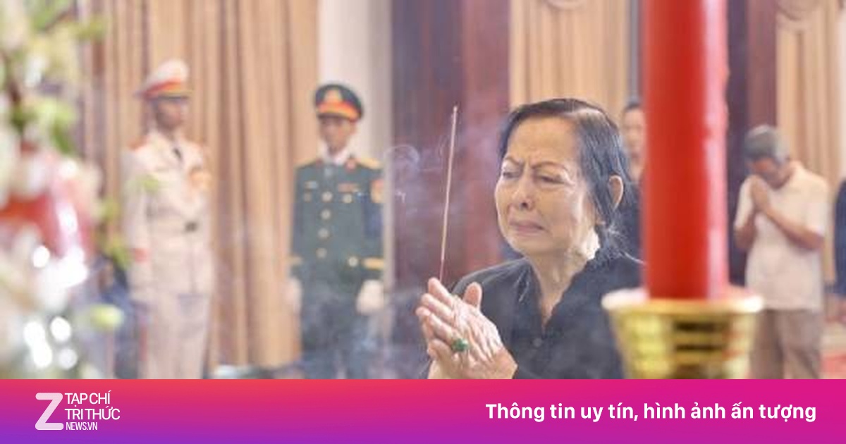 Dòng người xúc động đến viếng nguyên Chủ tịch nước Trần Đức Lương