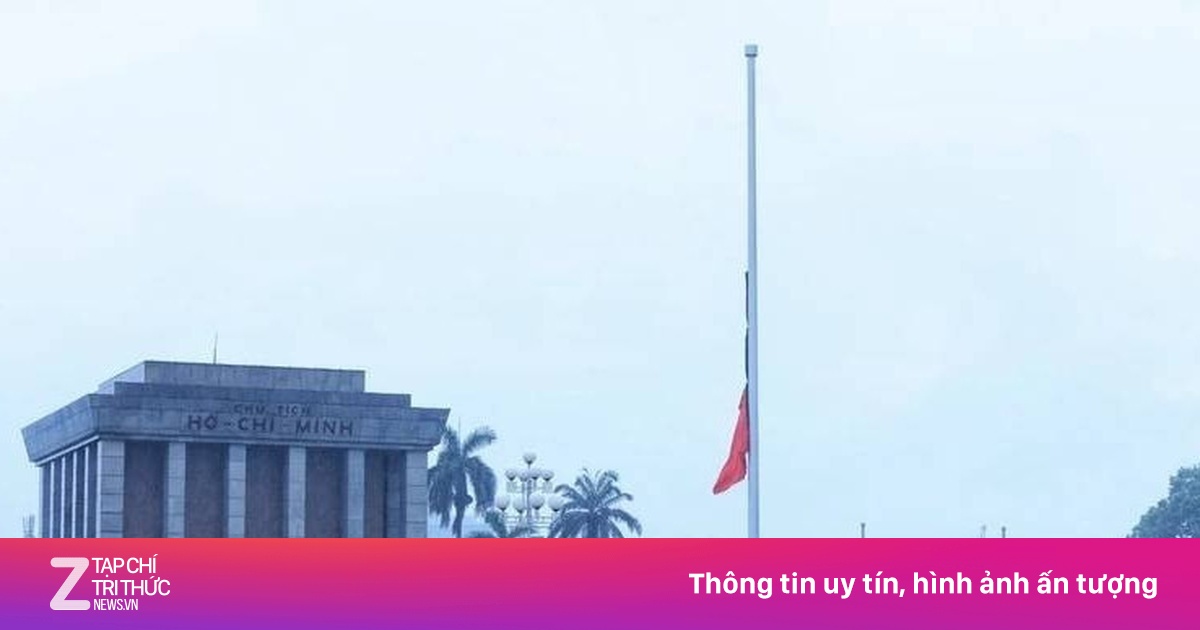 Lễ treo cờ rủ Quốc tang nguyên Chủ tịch nước Trần Đức Lương