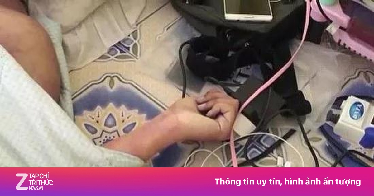 Bé 7 tuổi bị điện giật tử vong khi cắm sạc điện thoại