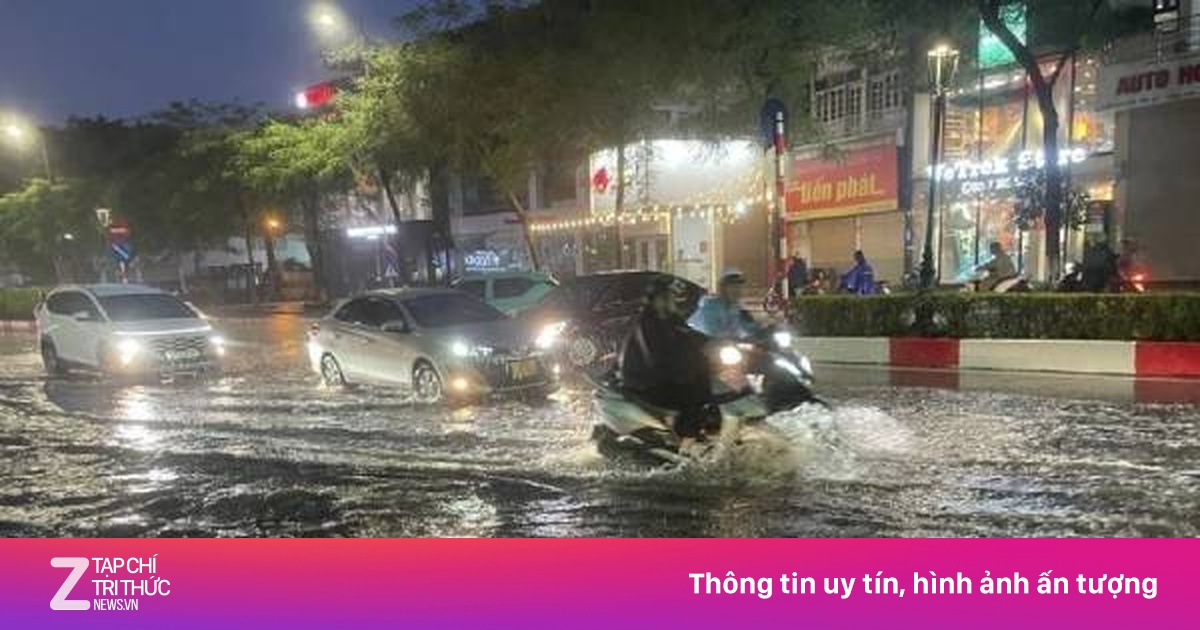 Cảnh báo mưa dông kèm lốc sét ở Hà Nội, lũ quét, sạt lở tại Quảng Ngãi