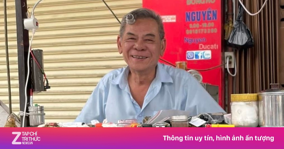 Người đàn ông hơn 40 năm sửa 'cỗ máy thời gian' ở TP.HCM