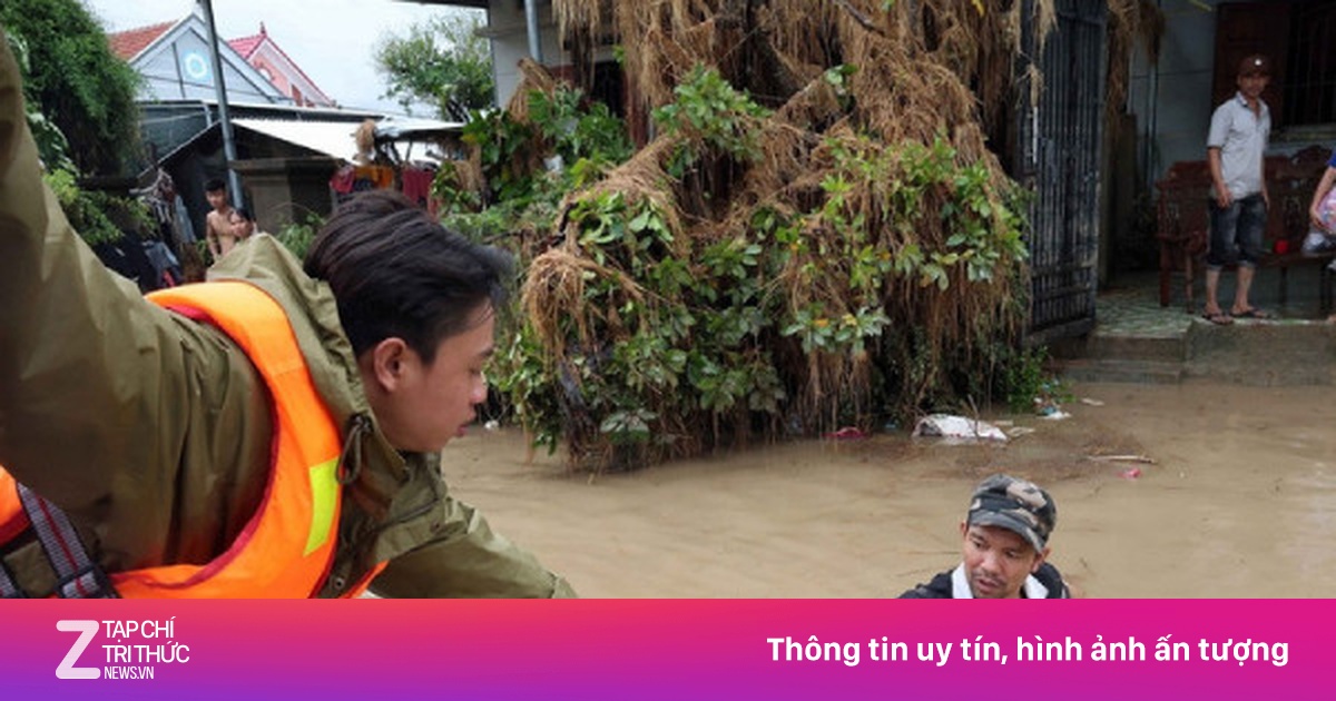 Hỗ trợ người dân 'vùng rốn lũ' Hòa Thịnh gượng dậy sau trận lũ lịch sử