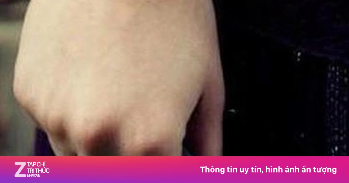 Hàng xóm tá hỏa phát hiện người đàn ông tử vong trên ghế