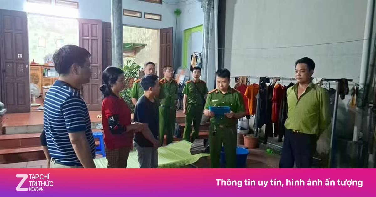 Đột kích cở sở mỗi ngày làm hàng tấn giá đỗ bằng hóa chất độc hại