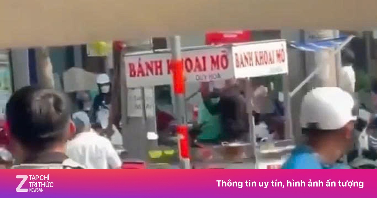 Clip vụ ẩu đả trên phố do mâu thuẫn kinh doanh