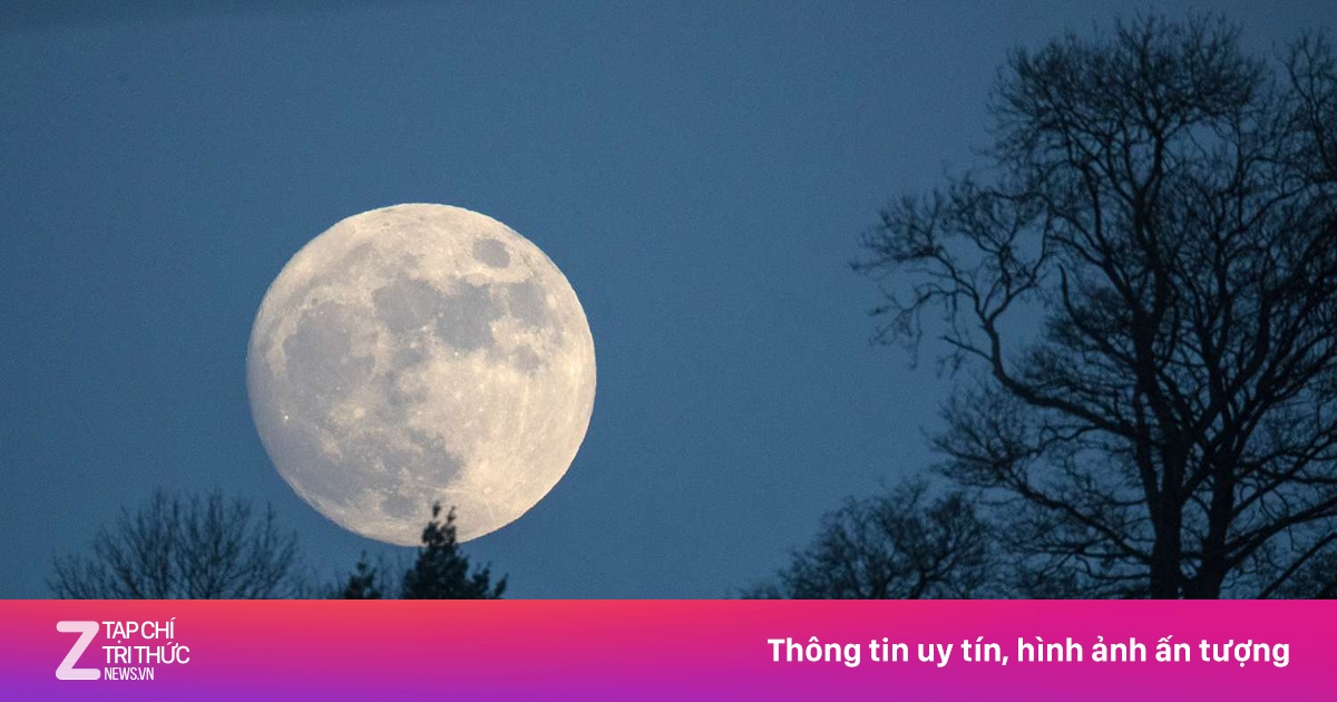 Mặt Trăng ngày càng xa khỏi Trái Đất