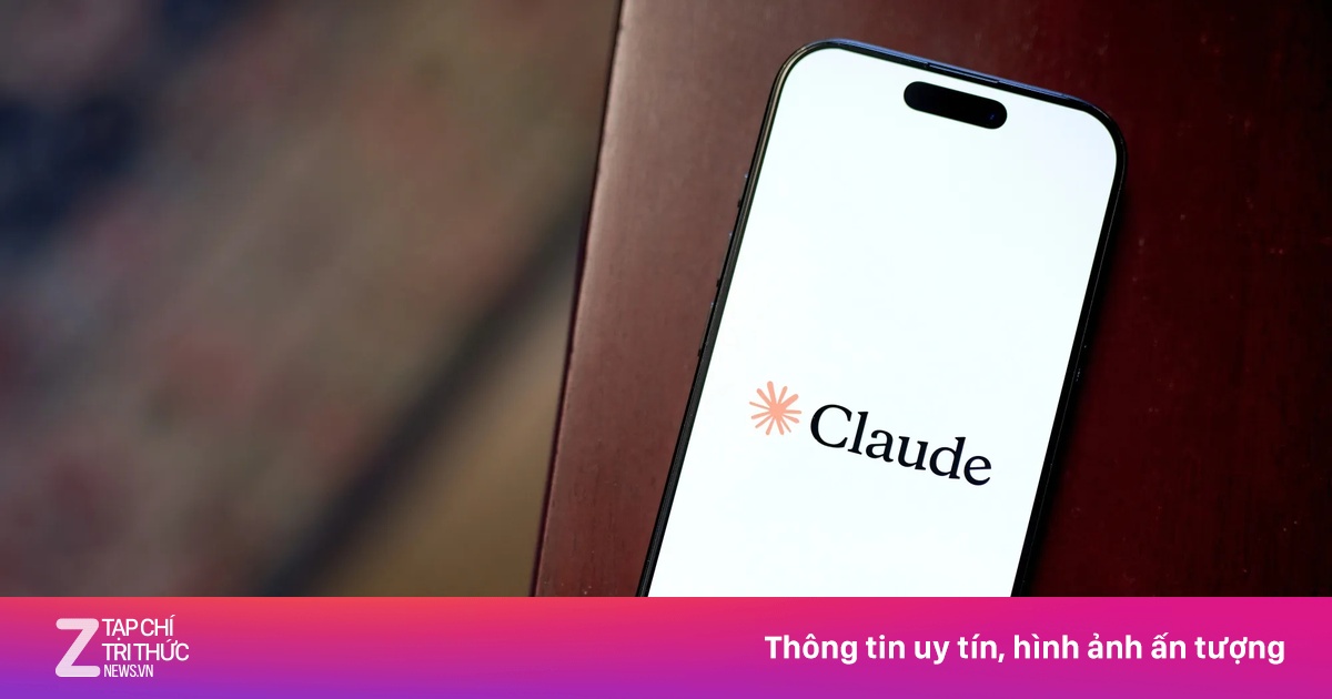AI đầu tiên gắn thẻ văn máy viết