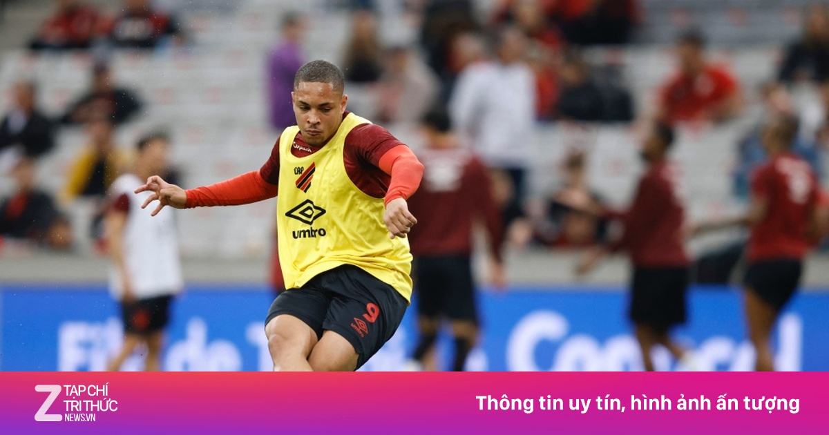 Sao Brazil tăng giá ngoạn mục sau một năm rời Barca