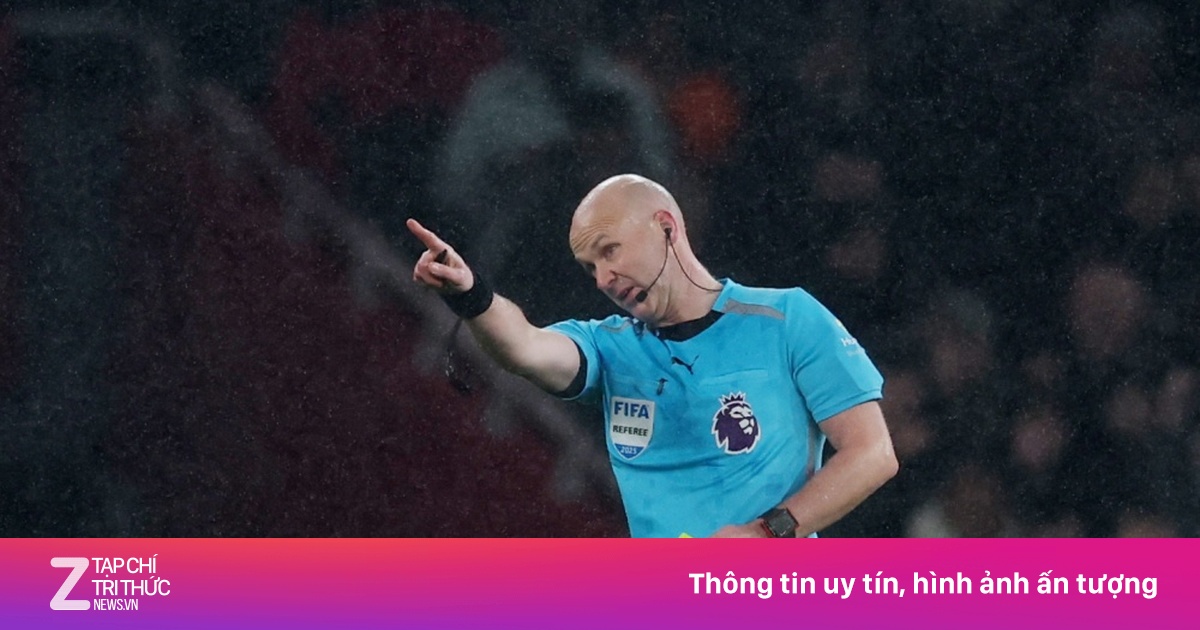 Fan Chelsea dậy sóng vì trọng tài