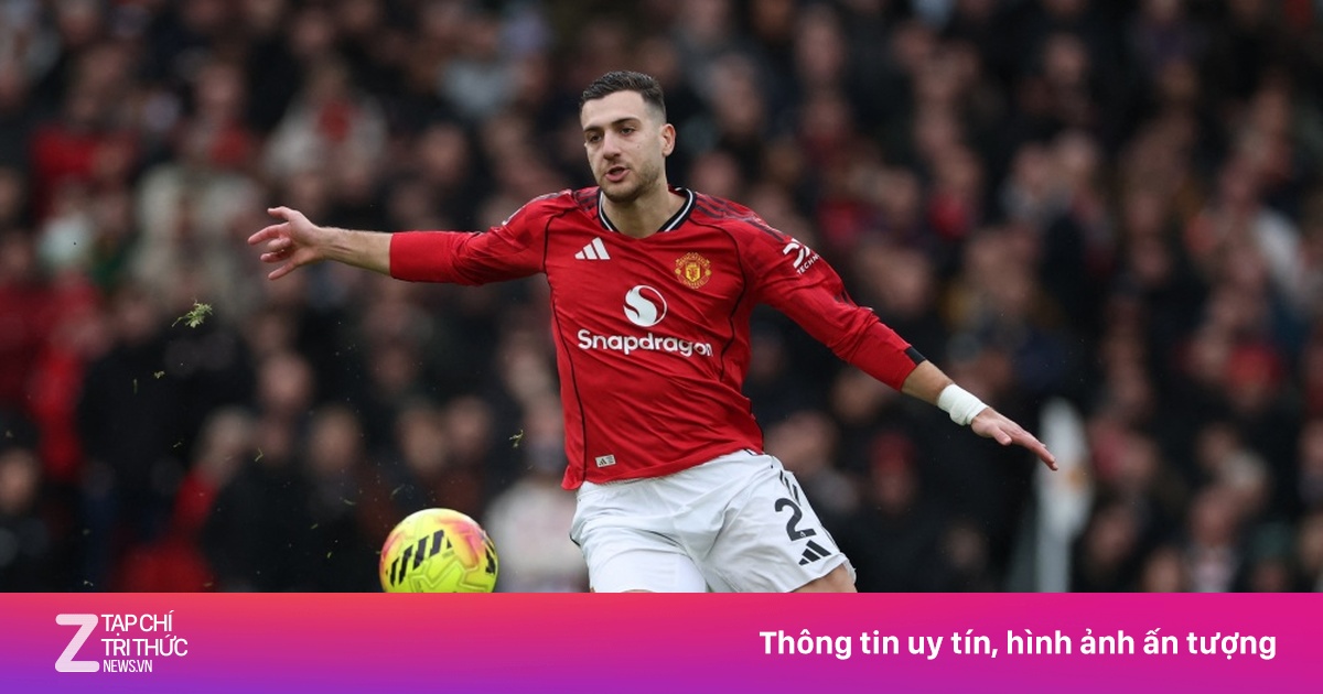 Fan MU phát cuồng vì Dalot