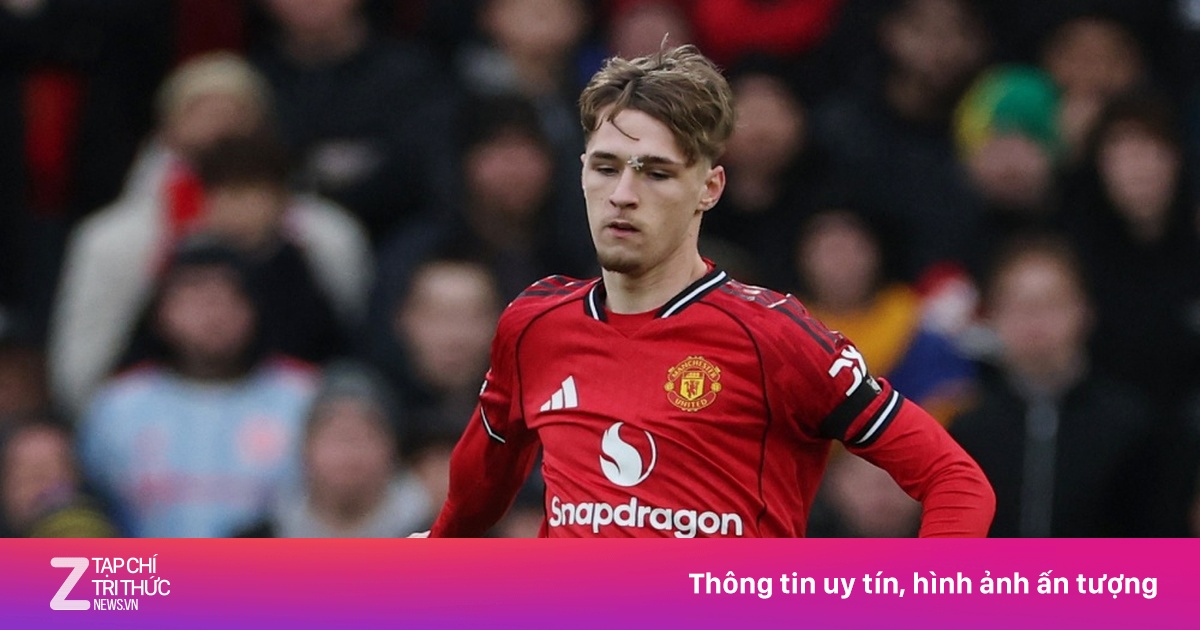 Màn ra mắt MU cảm xúc của con trai Darren Fletcher