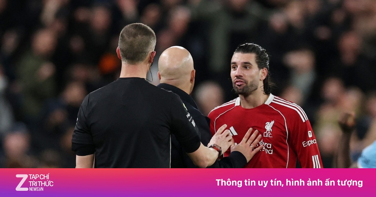 Một mình Szoboszlai kéo Liverpool lên rồi đẩy họ xuống