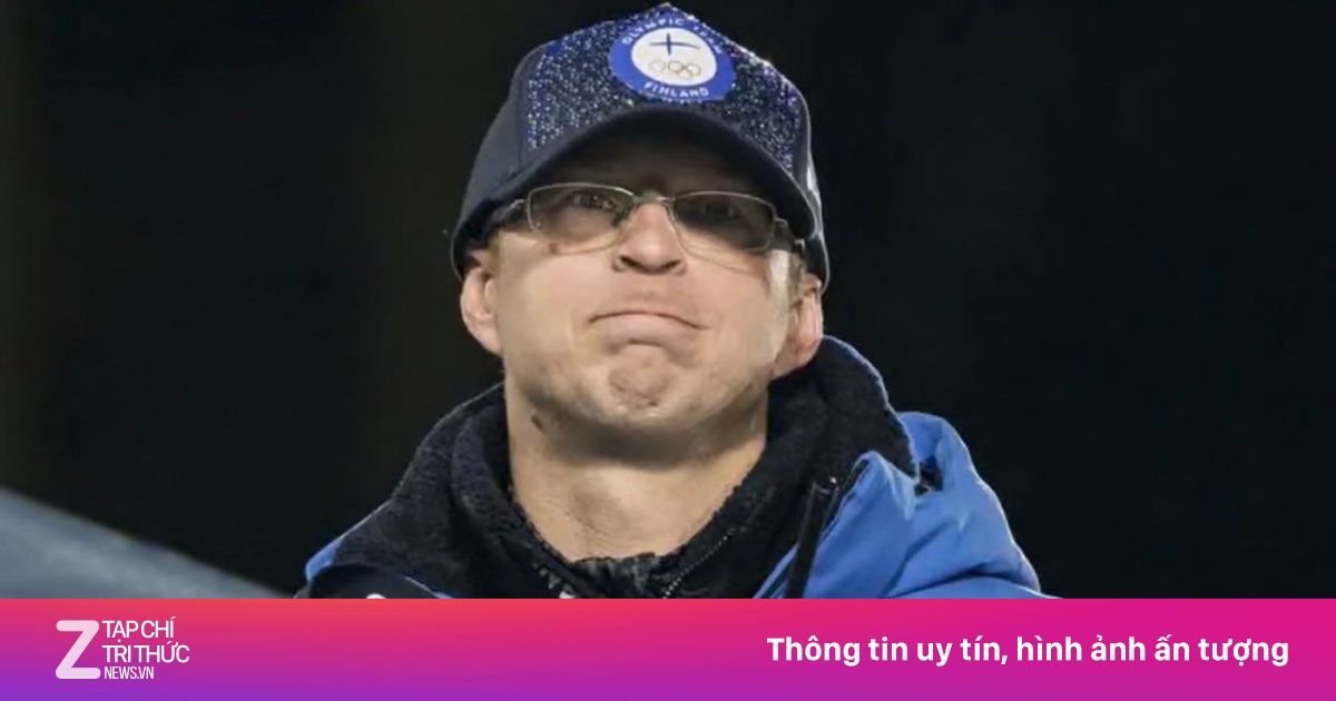 HLV mất việc ở Olympic 2026 vì 'quá chén'