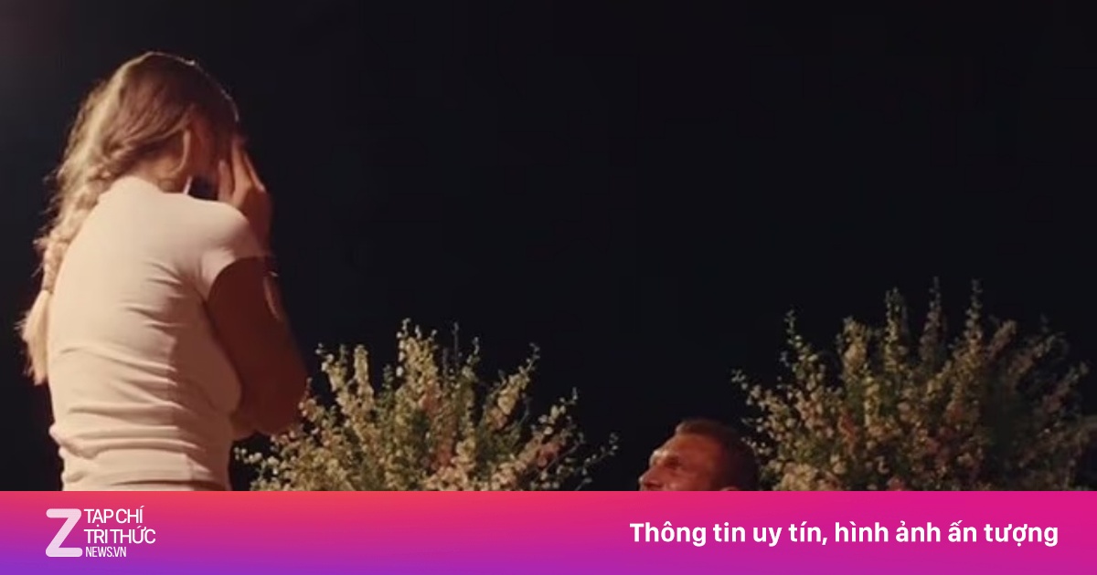 Tay vợt nữ số 1 thế giới đính hôn cùng triệu phú