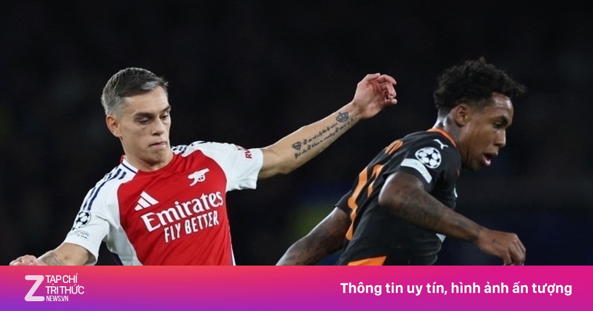 Đội vô địch châu Âu tha hương suốt 12 năm