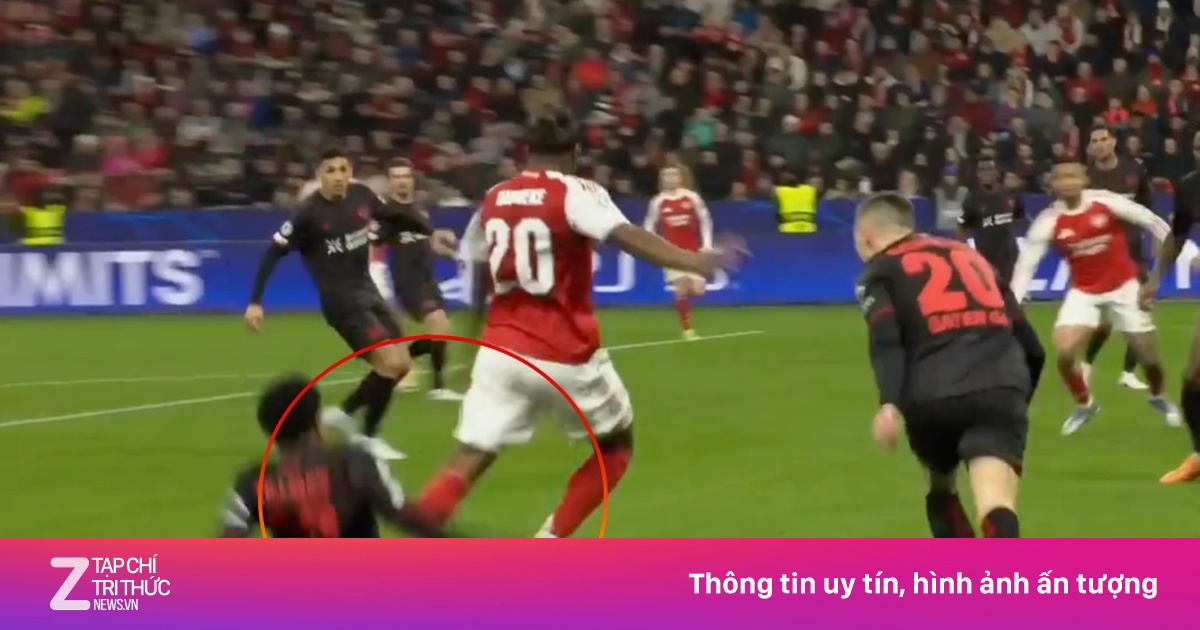 Quả phạt đền gây phẫn nộ của Arsenal