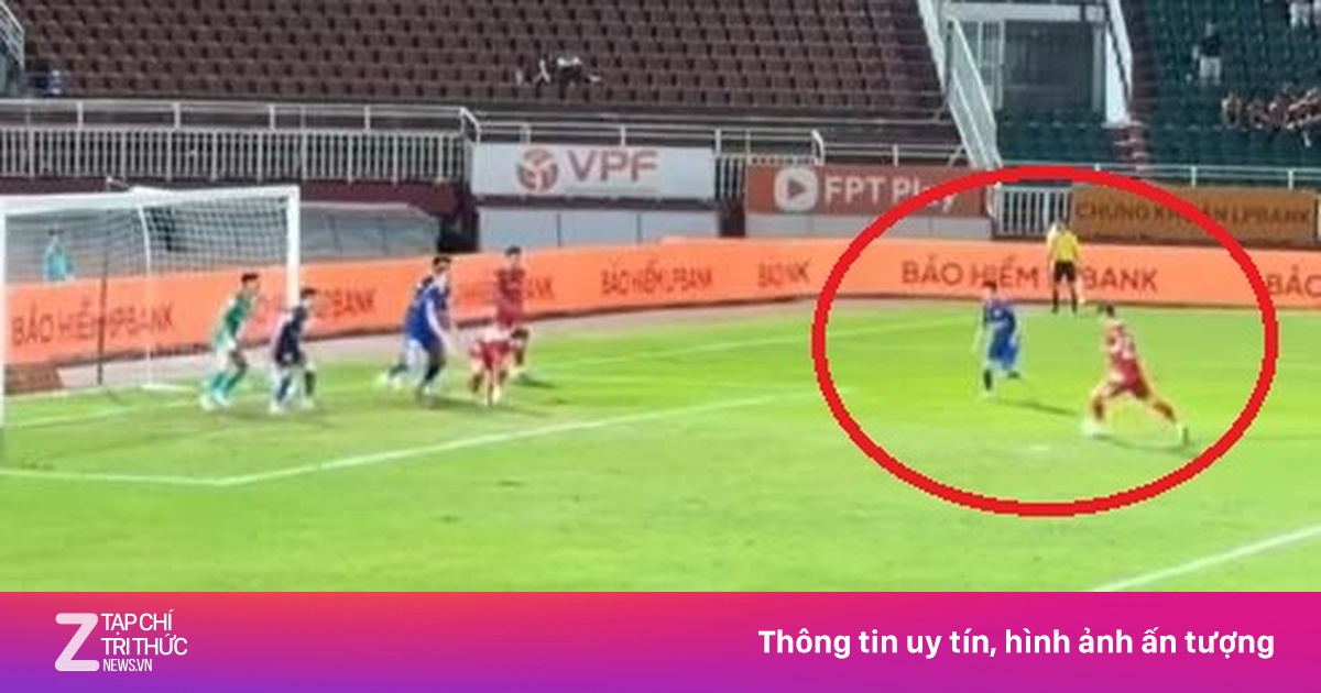 Tiến Linh gây bàn tán