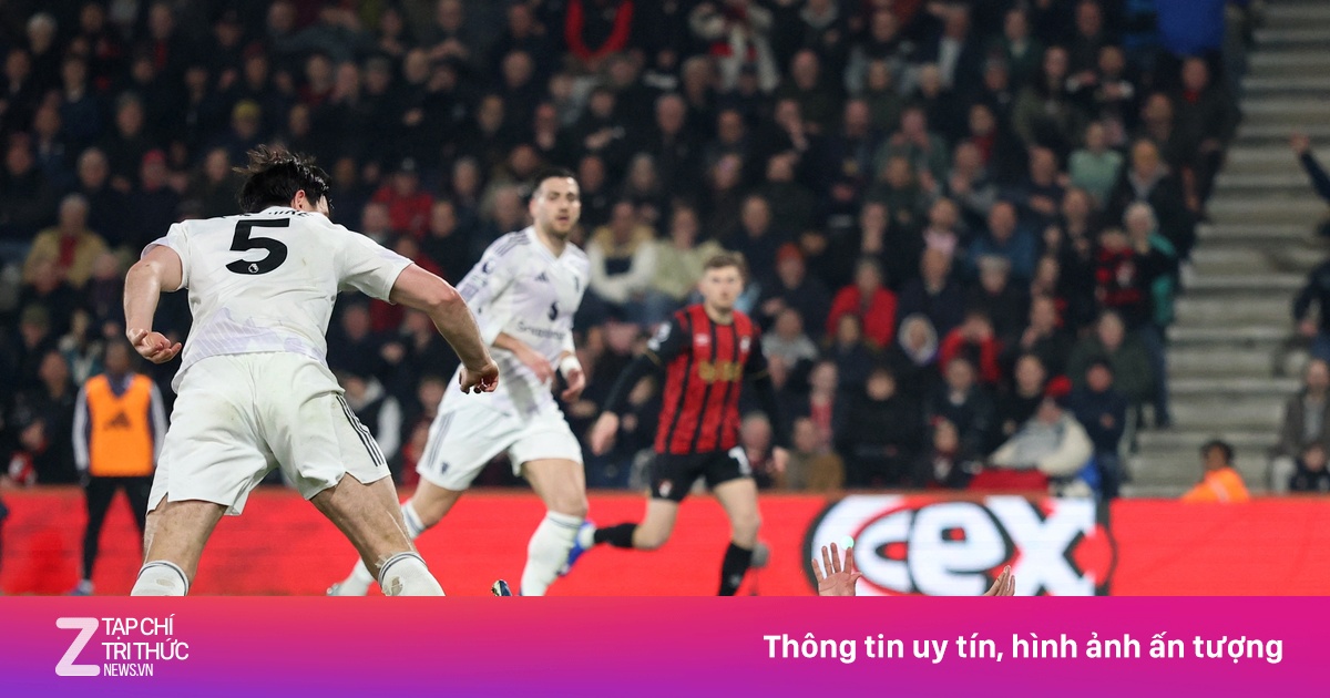 Tranh cãi dữ dội ở trận Bournemouth - MU