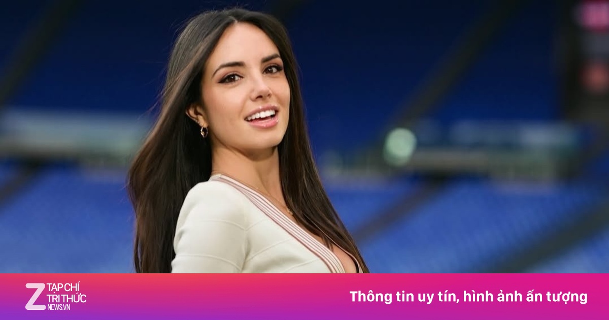 Nữ MC Serie A Giusy Meloni Gây Sốt Với Màn Tâng Bóng Trên Sân Olimpico