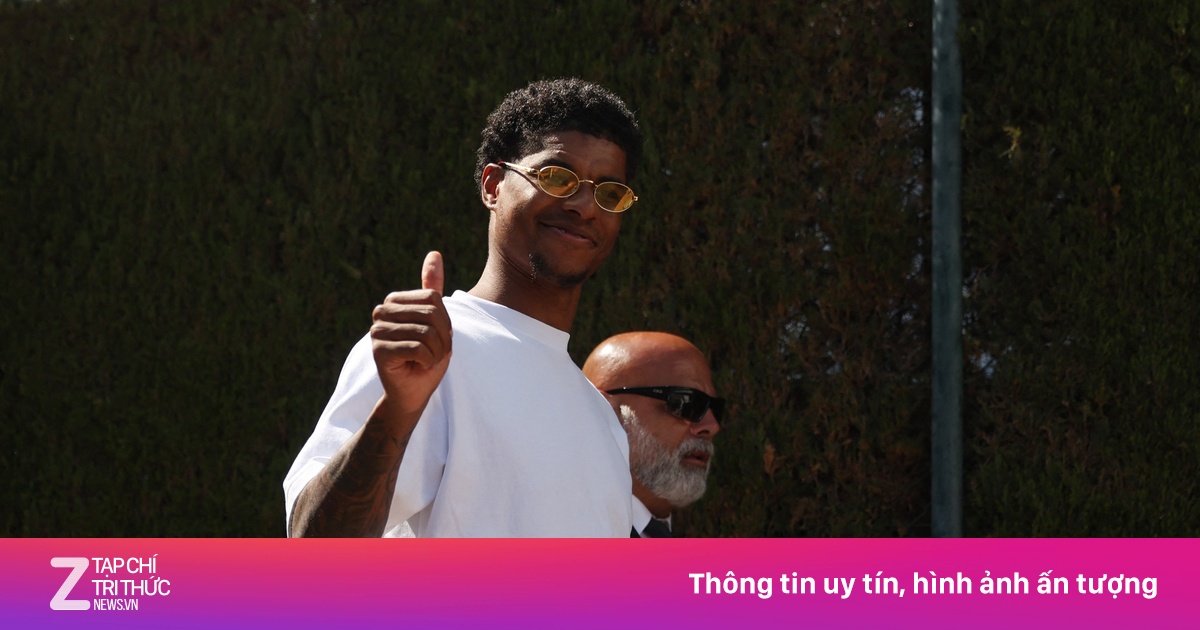 Sheringham chỉ trích Rashford không xứng khoác áo Barcelona dù đã có mùa giải tốt