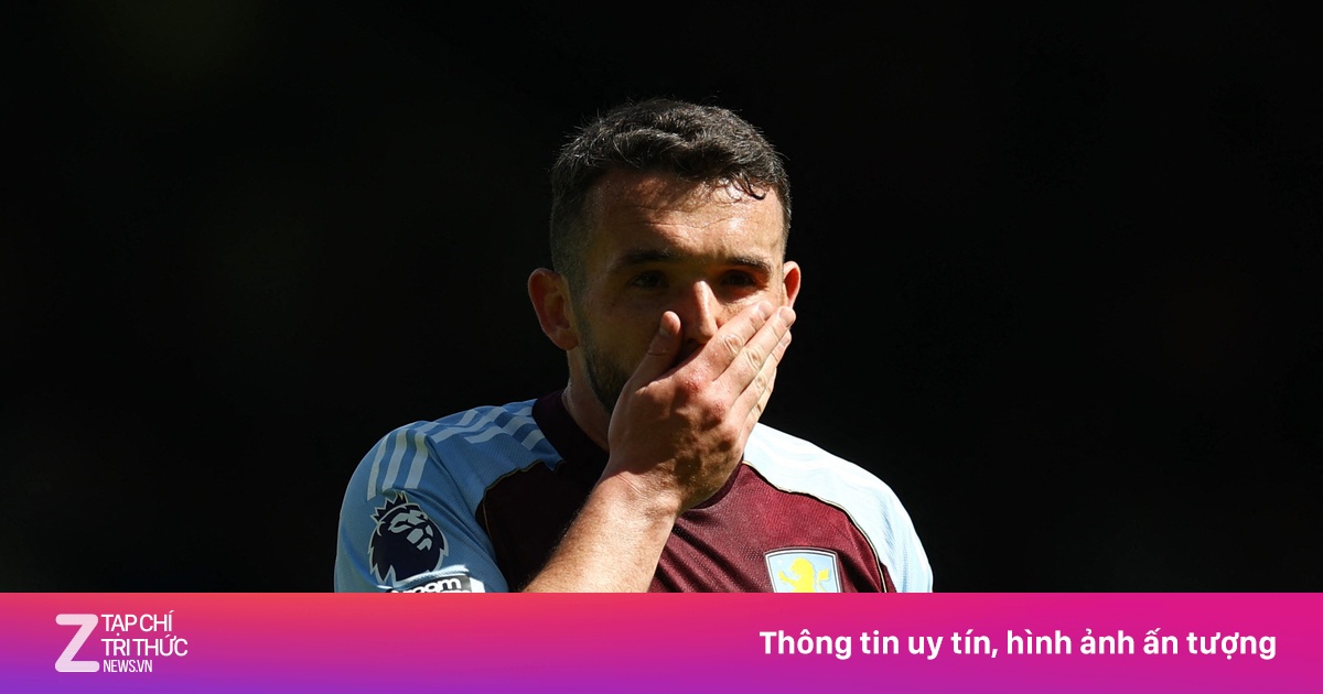 Aston Villa sảy chân, trao 'món quà' cho MU