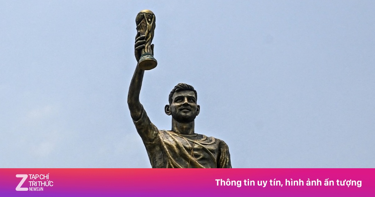 Ấn Độ dỡ tượng Messi sau vài tháng khánh thành