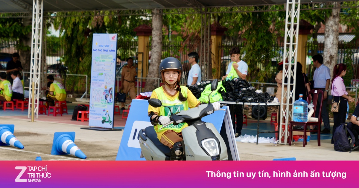 Triển khai khóa kỹ năng lái xe gắn máy an toàn cho học sinh