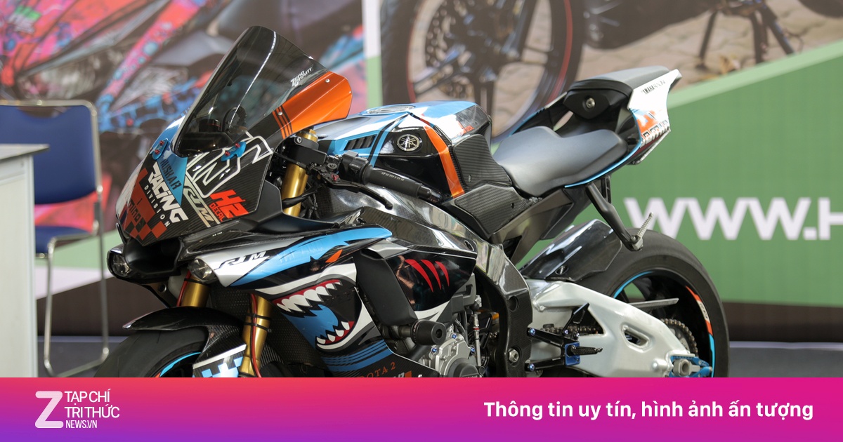 Siêu môtô Yamaha R1M độ tem cá mập ở Sài Gòn - Xe độ - ZNEWS.VN