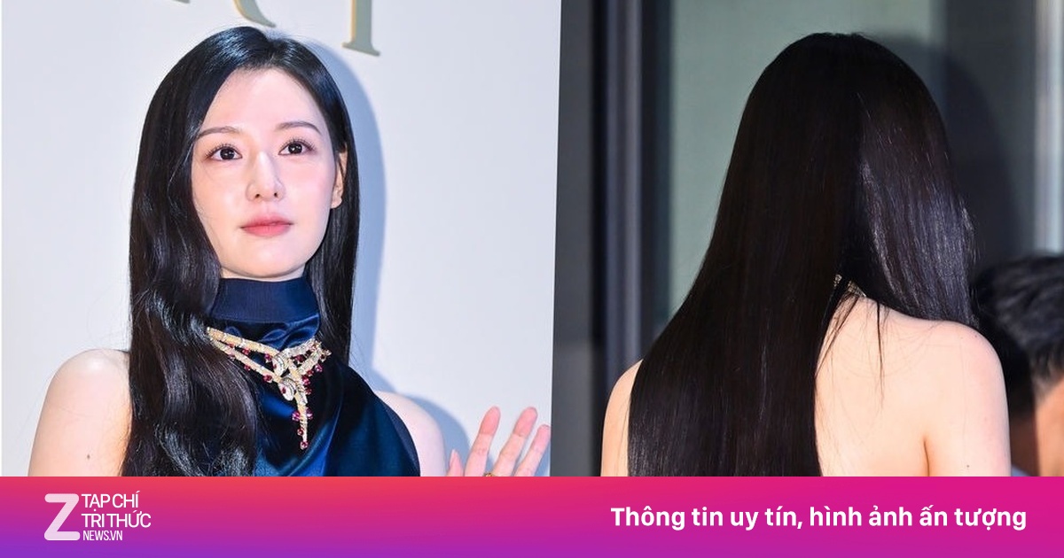 Kim Ji Won táo bạo