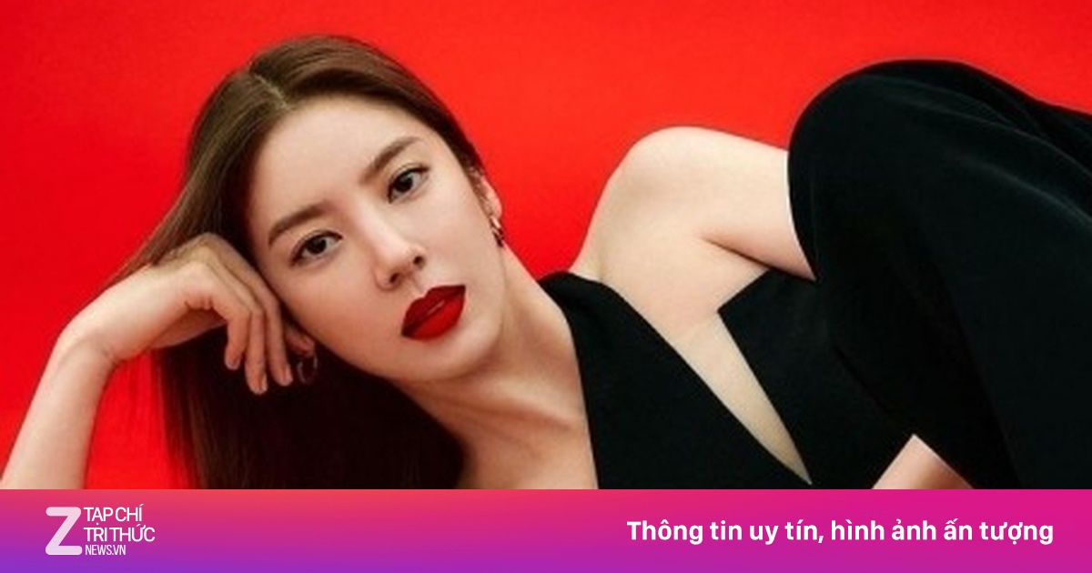 Son Dam Bi sinh con