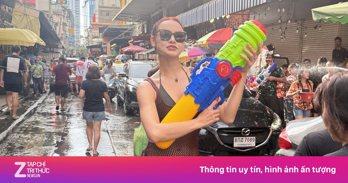 Mai Ngô mặc mốt lộ nội y ở lễ hội té nước Thái Lan