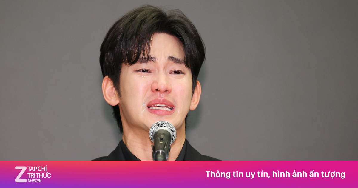 Kim Soo Hyun sụp đổ