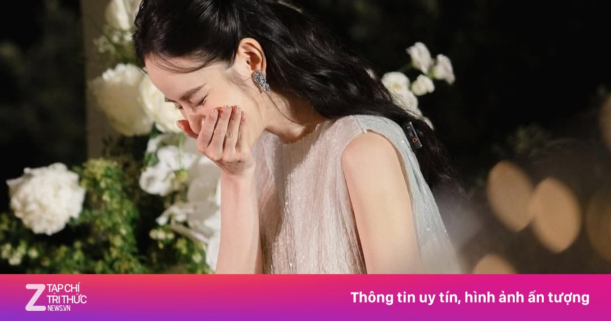 Hương Liên khóc khi được cầu hôn