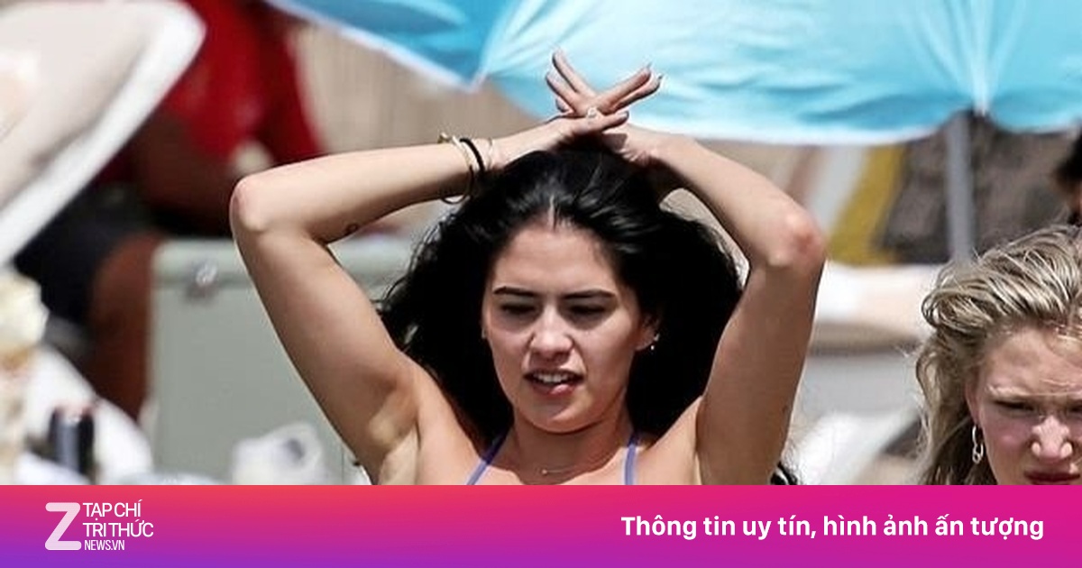Kim Turnbull nóng bỏng sau khi chia tay Romeo Beckham