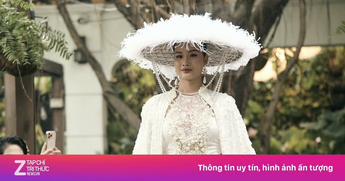 Á hậu Hương Ly gây chú ý