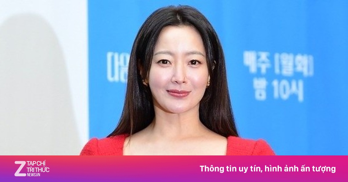 Kim Hee Sun ở tuổi 48