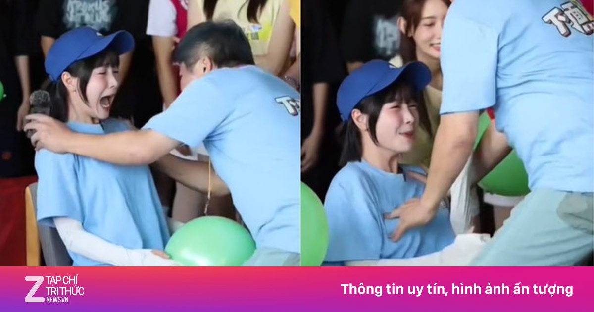 Nam MC suy sụp sau ồn ào chạm ngực nữ trợ lý